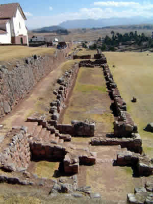 COMPLEJO ARQUEOLOGICO DE CHINCHERO 04