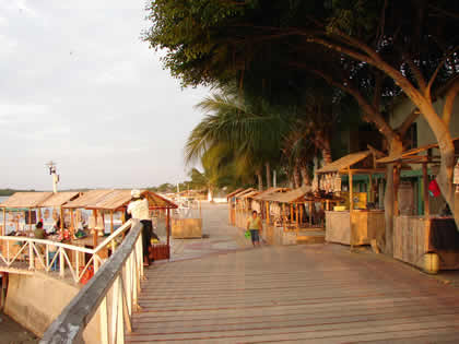 EL MALECON TURISTICO DE PUERTO PIZARRO 06