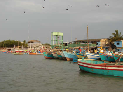 EL PUERTO DE PUERTO PIZARRO 02